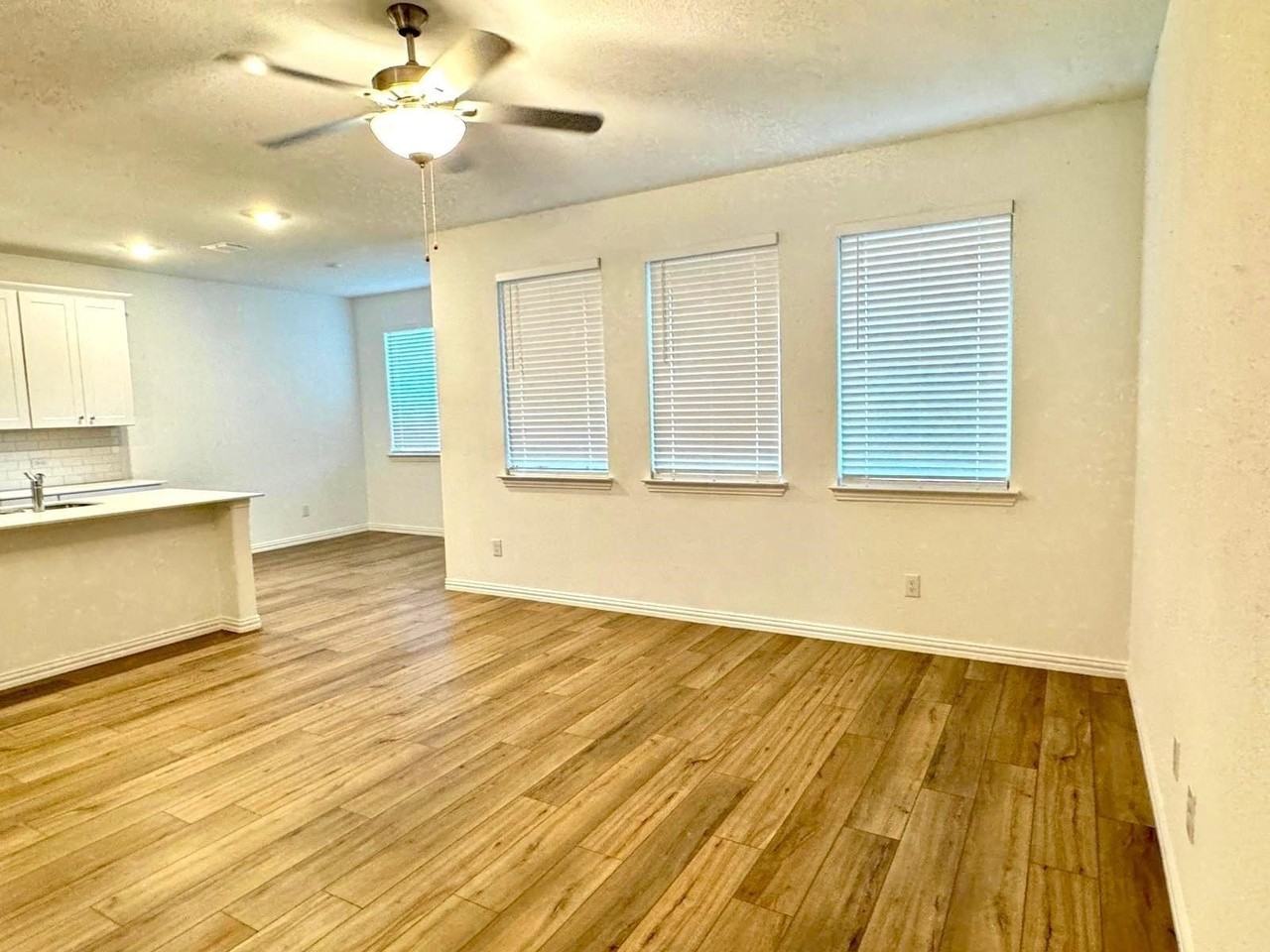 1012 Longleaf Ln - Photo 7 of 13
