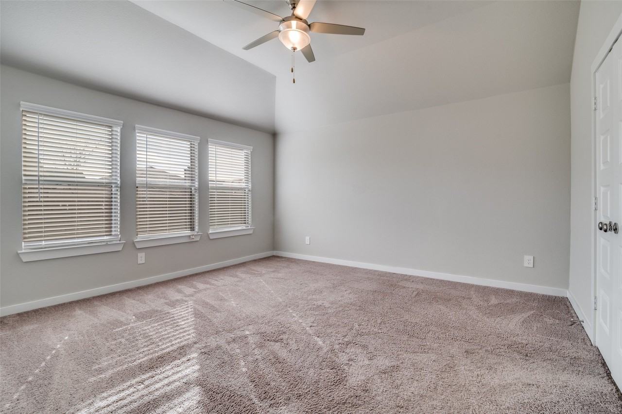 3277 Timineri Ln - Photo 4 of 12