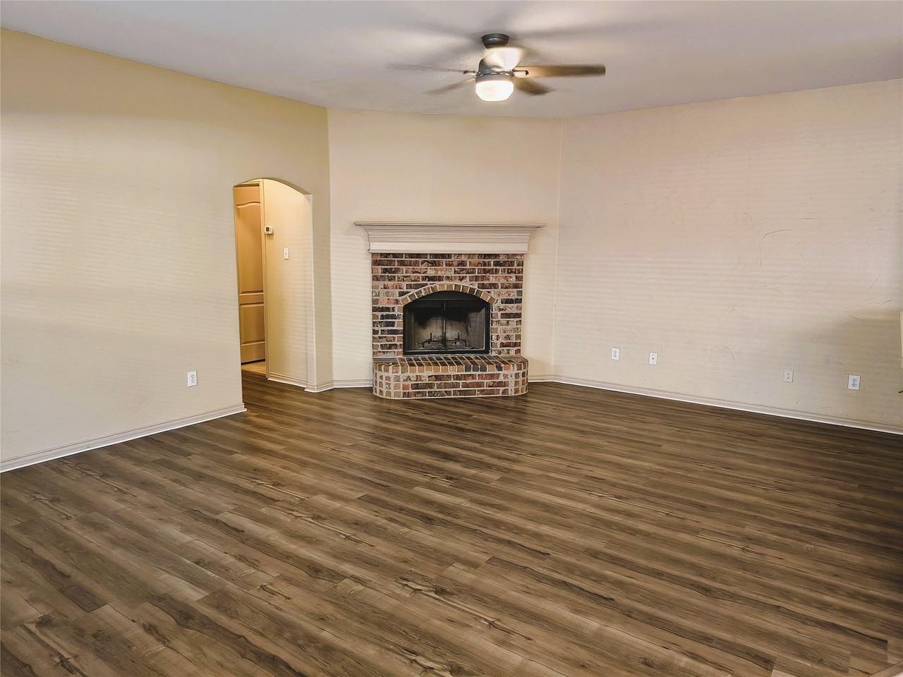 5725 Swords Dr - Photo 2 of 19