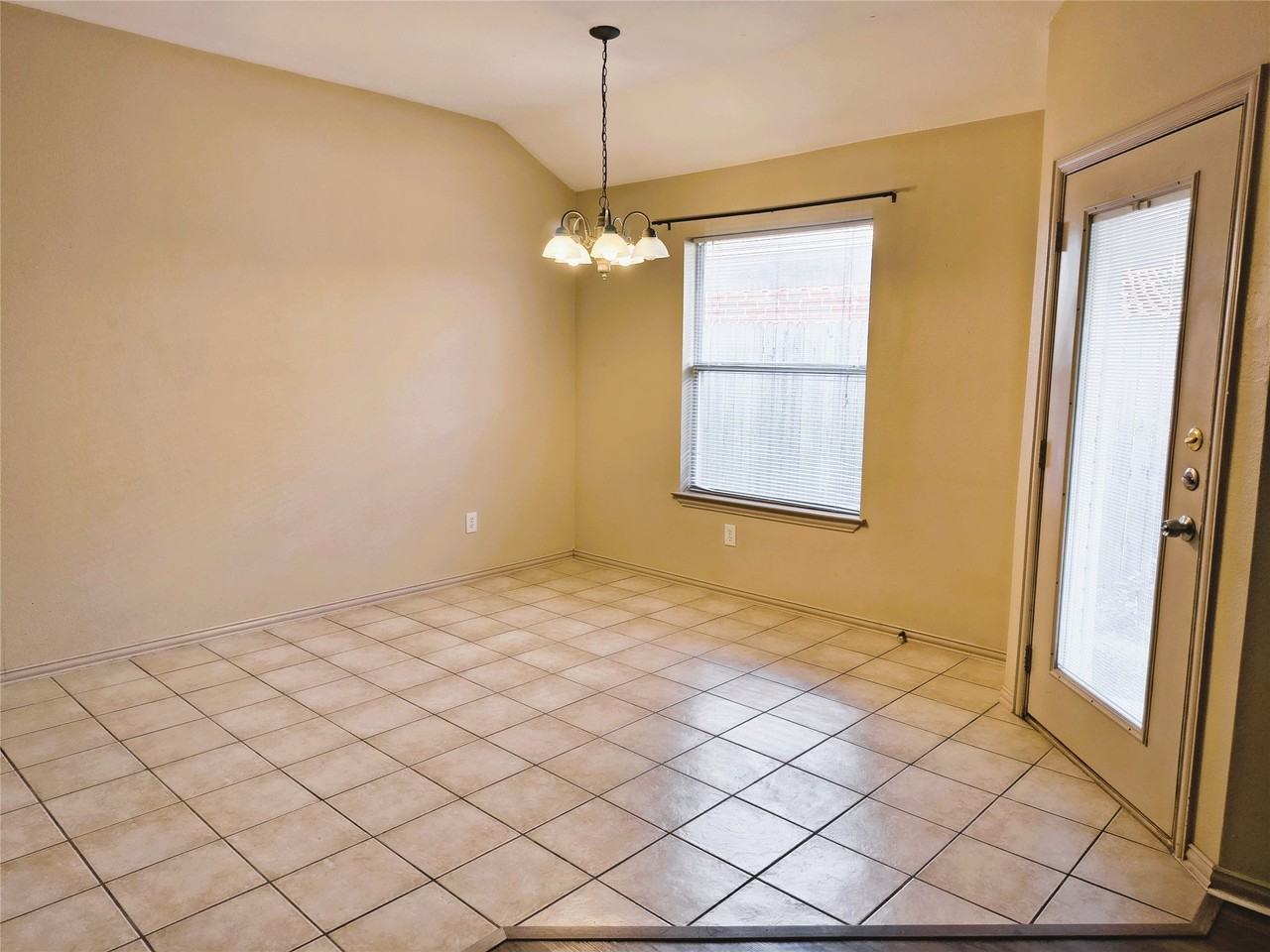 5725 Swords Dr - Photo 3 of 19