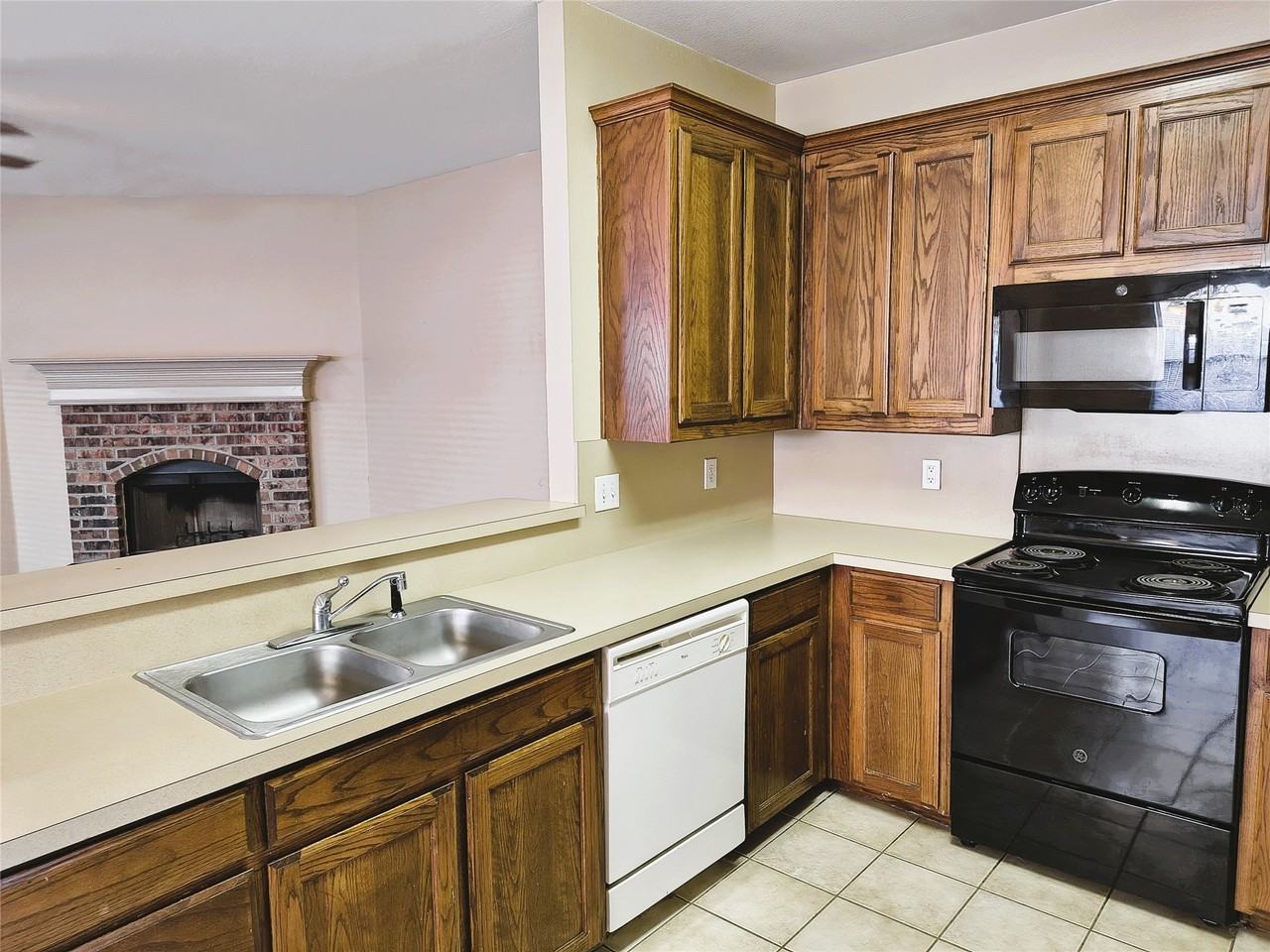 5725 Swords Dr - Photo 5 of 19