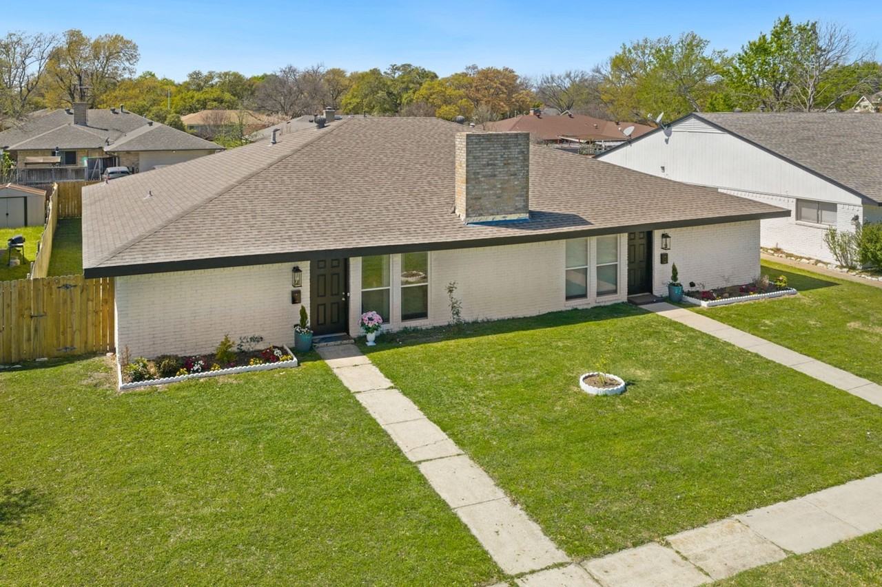 310 Candlewood Pl - Photo 2 of 35