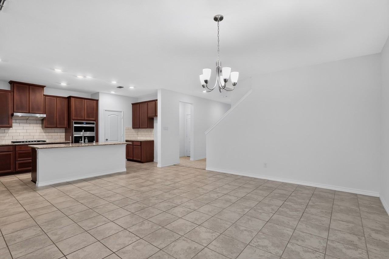 3681 Keechi Creek Dr - Photo 7 of 39