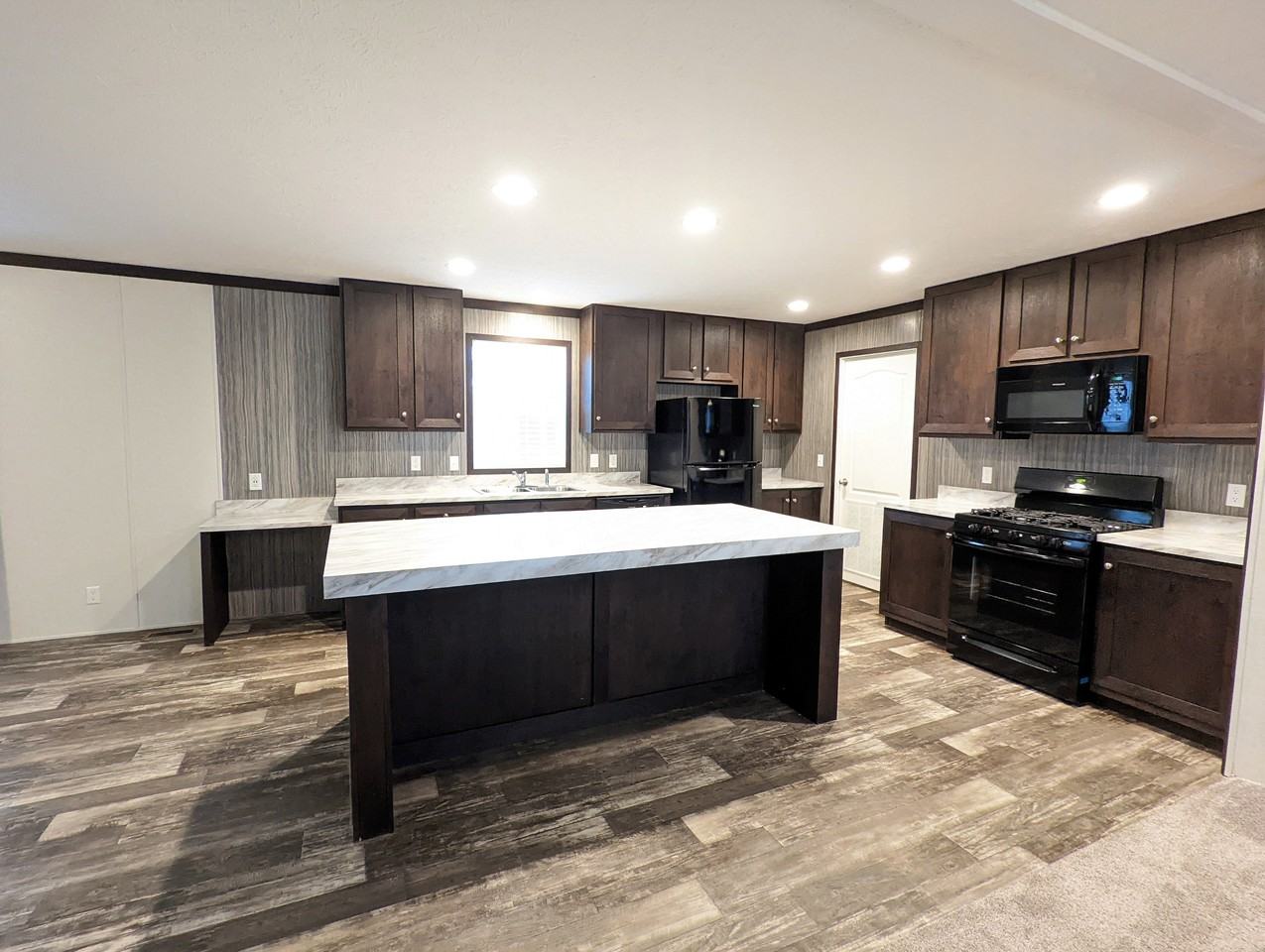 177 Daisy Dr #177 - Photo 2 of 20