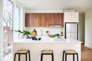 3077 Vernon Blvd #213W - Photo 1 of 1