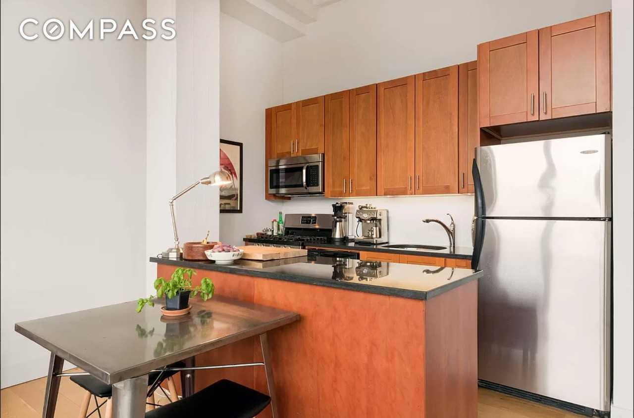 970 Kent Ave #706 - Photo 4 of 8