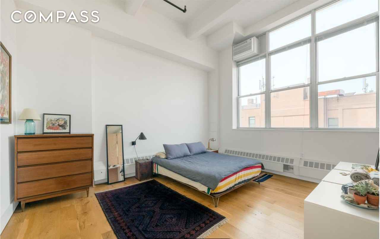 970 Kent Ave #706 - Photo 5 of 8