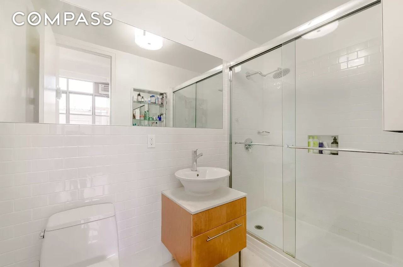 970 Kent Ave #706 - Photo 6 of 8