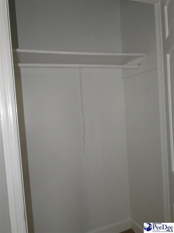 601 S Dargan St Apt B - Photo 5 of 10