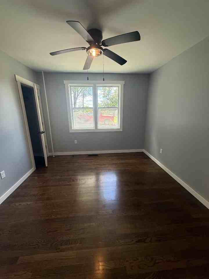 610 Cabell Dr Apt D - Photo 3 of 5