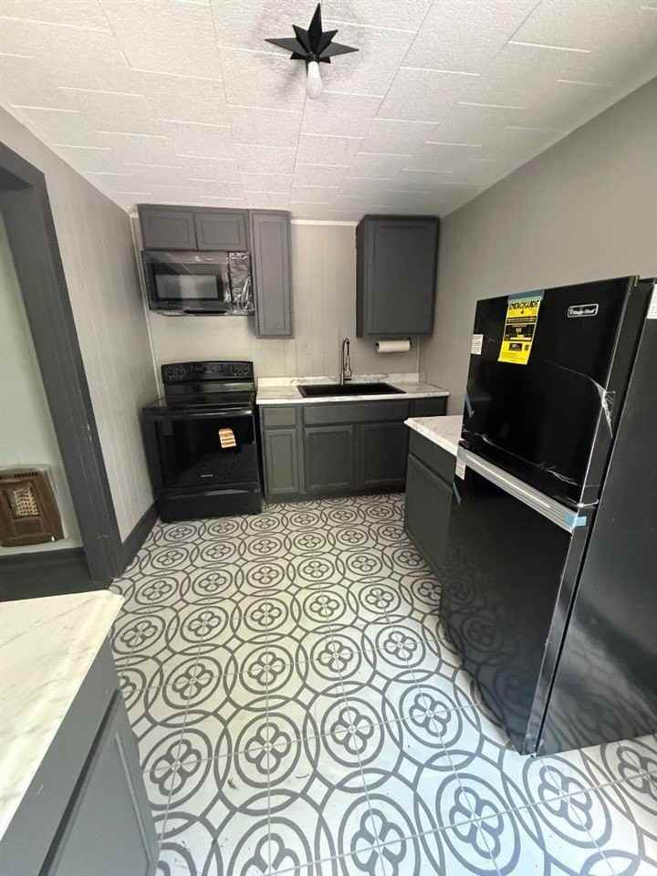 612 Cabell Dr Unit B - Photo 3 of 6