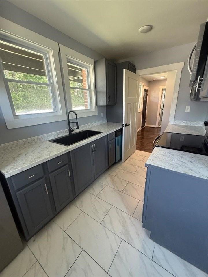 610 Cabell Dr Apt B - Photo 4 of 8