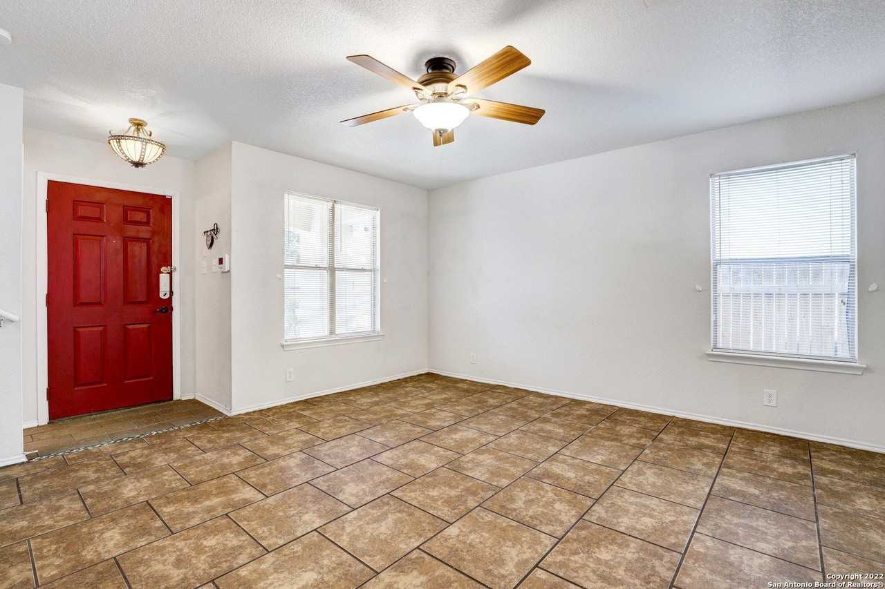 19 Griggs Pt - Photo 3 of 24
