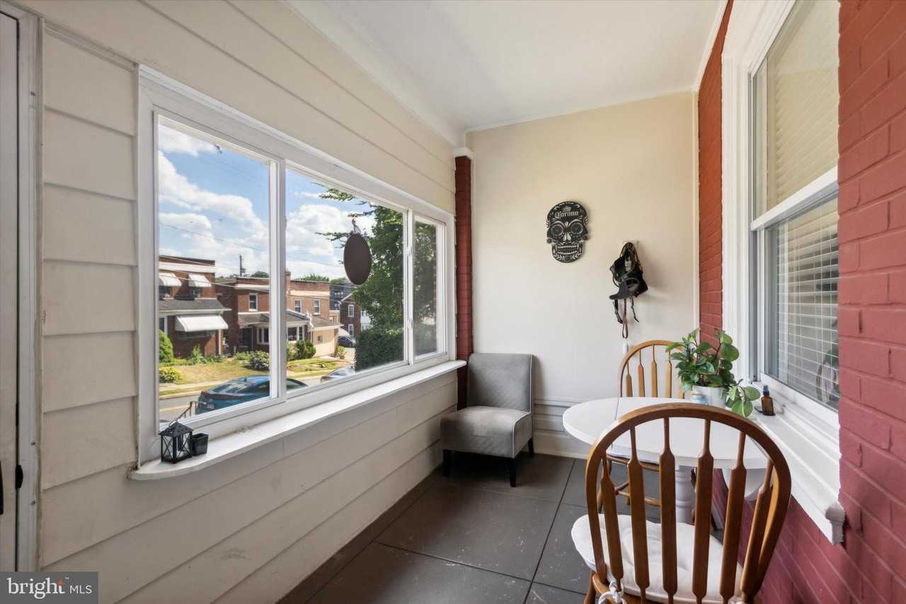 470 Shurs Ln - Photo 3 of 23