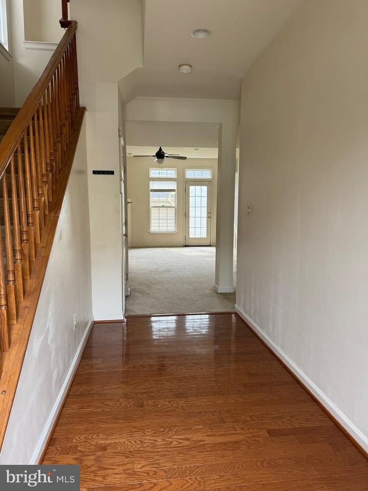 16410 Steerage Cir - Photo 2 of 19