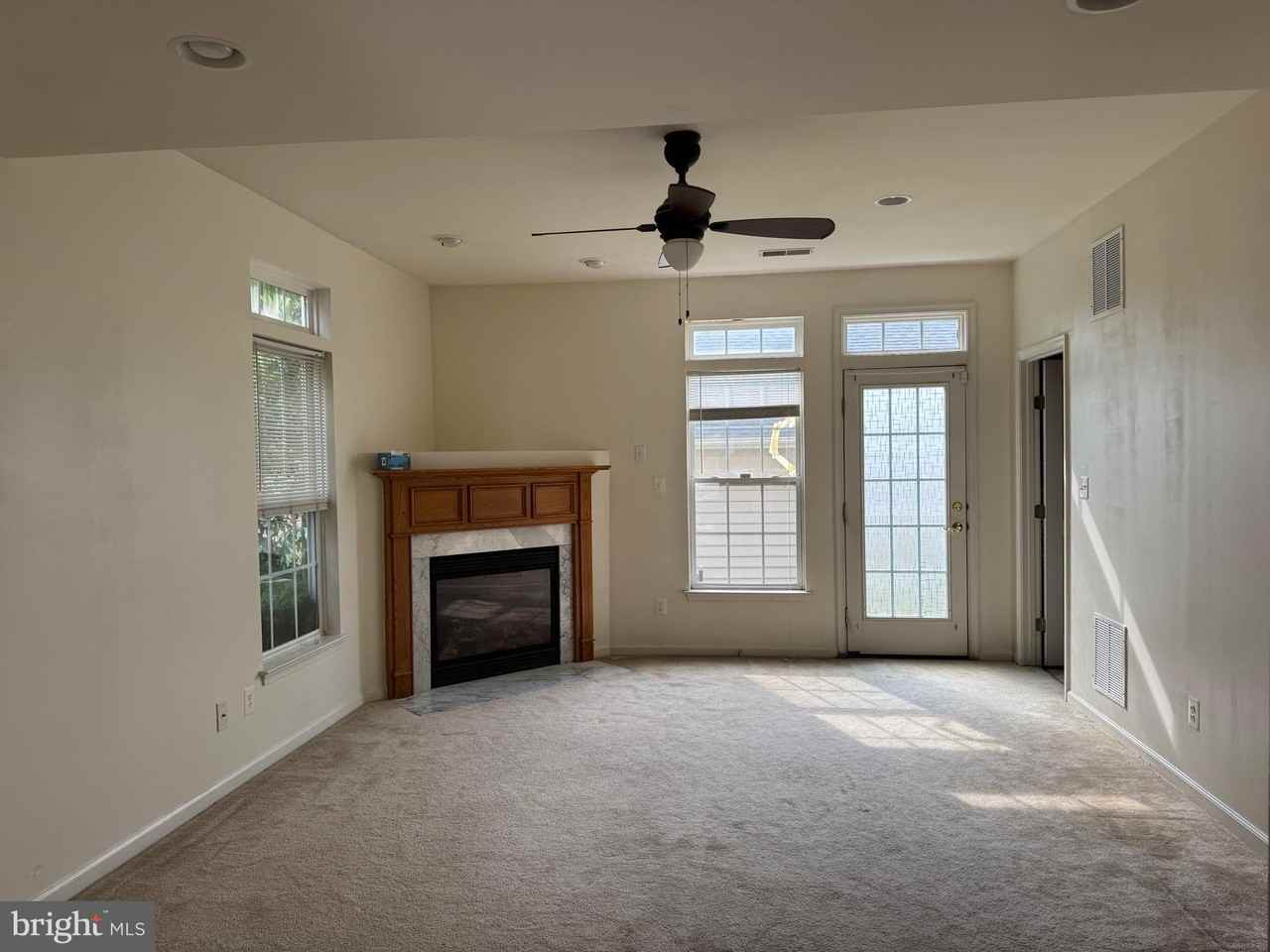 16410 Steerage Cir - Photo 3 of 19