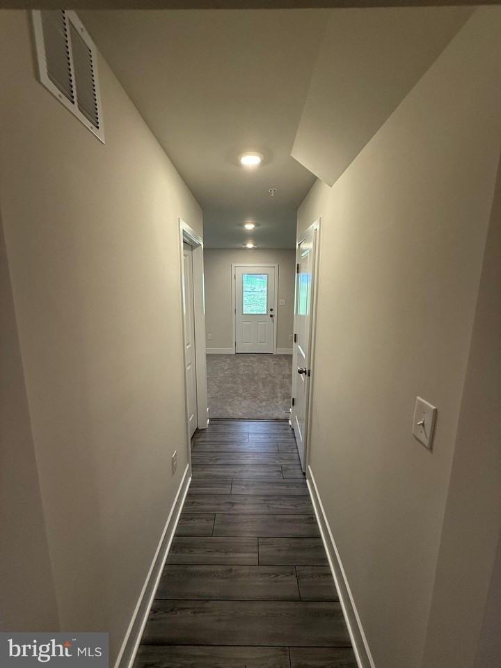 125 Brashear Ct - Photo 4 of 38