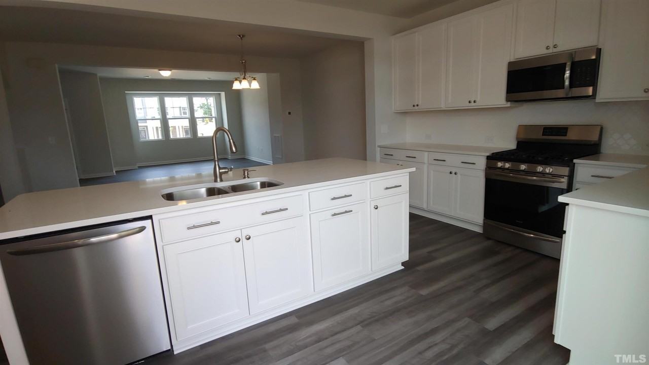 2943 Sunflower Rd - Photo 5 of 27