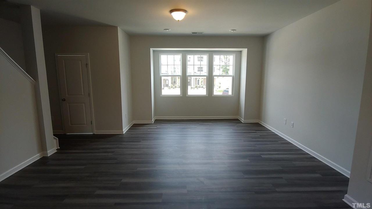 2943 Sunflower Rd - Photo 6 of 27