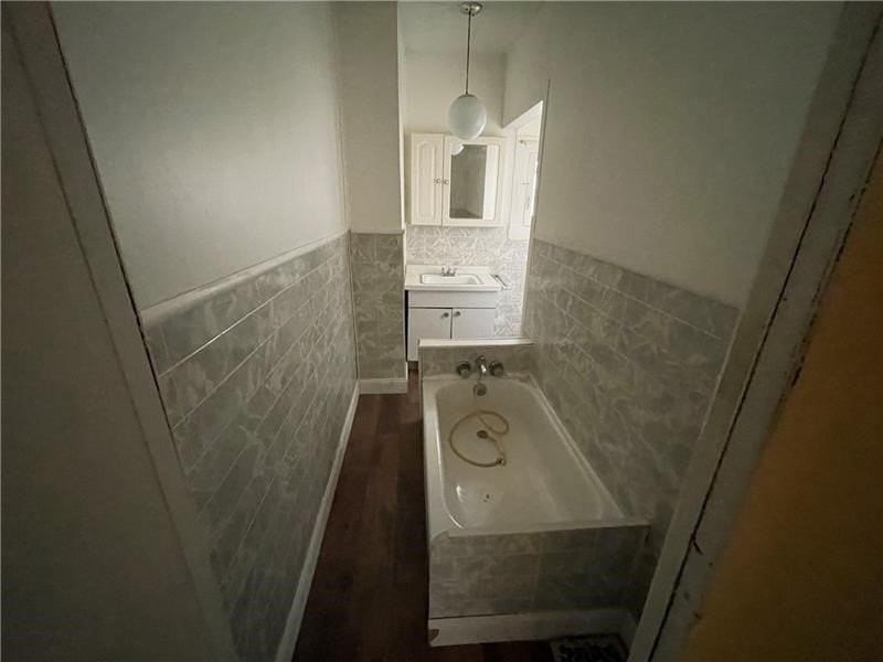 211 S Walnut St #1 - Photo 6 of 8