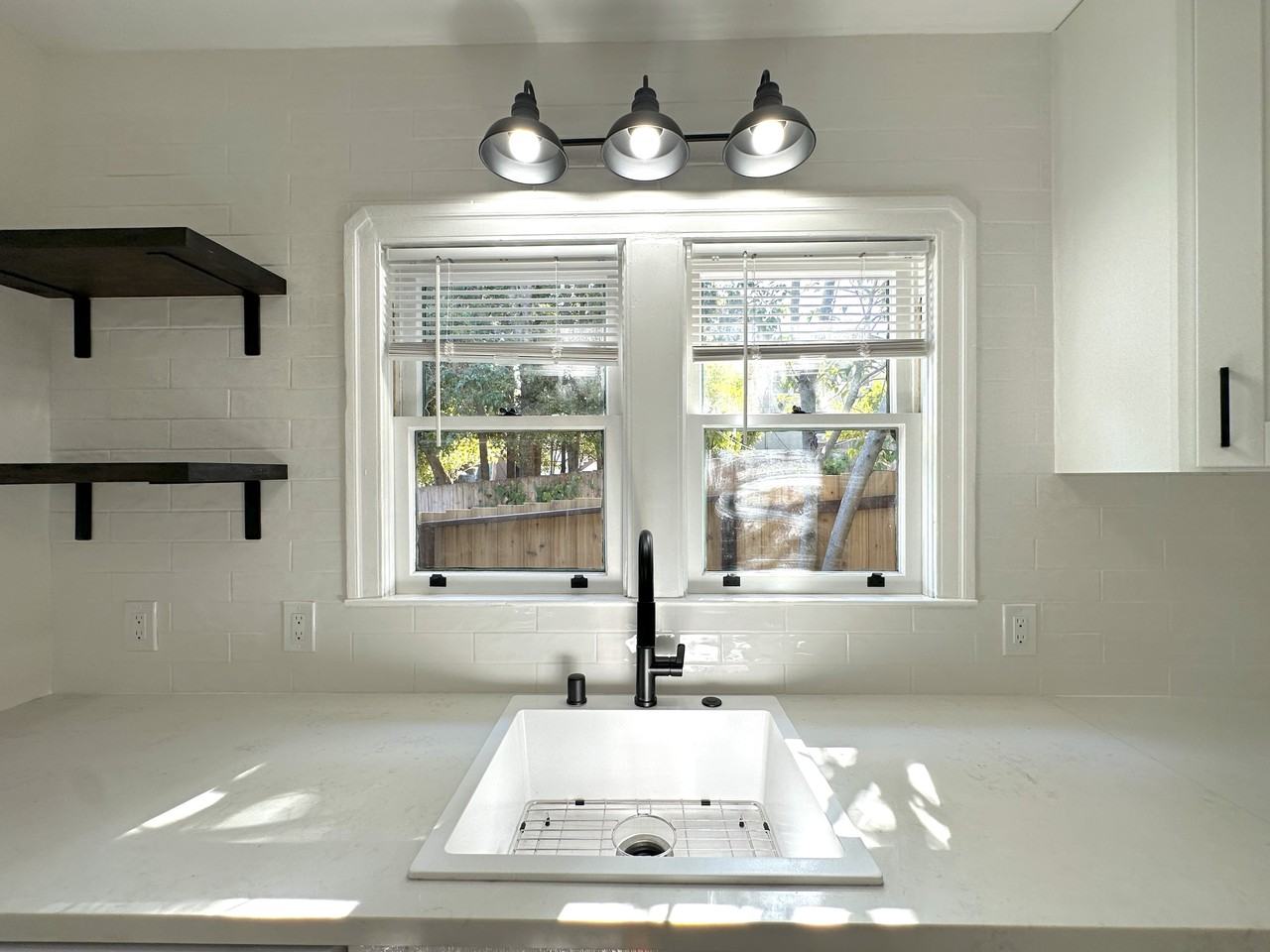 833 Carolina St #A - Photo 3 of 28
