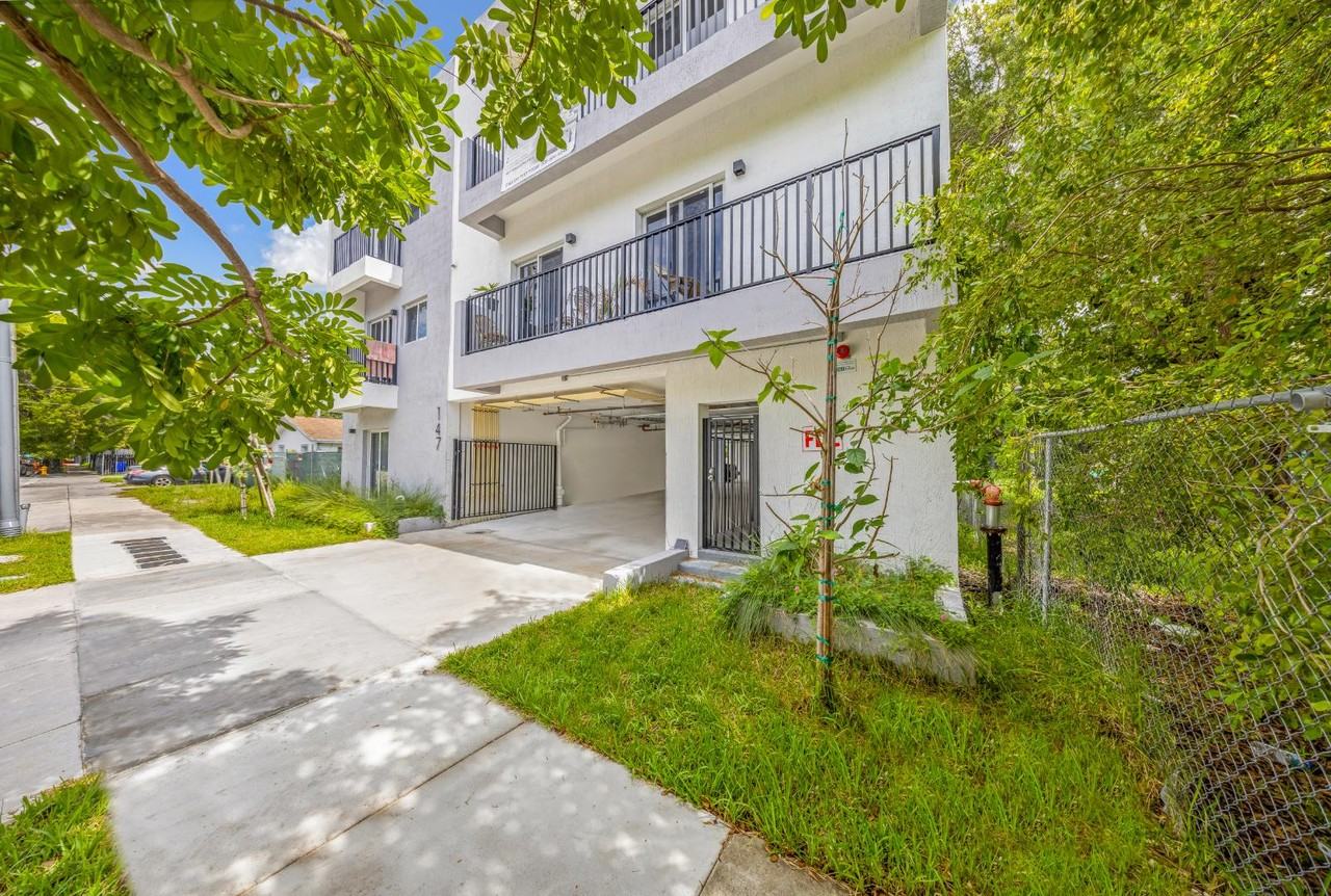 147 NW 59th St - Photo 5 of 10