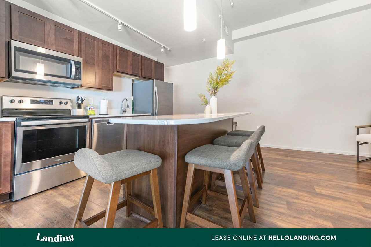 2929 California Plz. - Photo 7 of 50