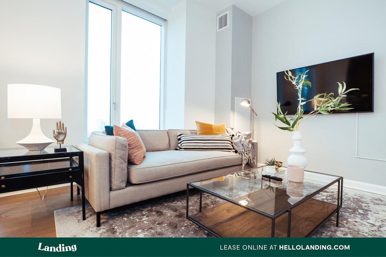 2500 Whishire Blvd - Photo 2 of 30