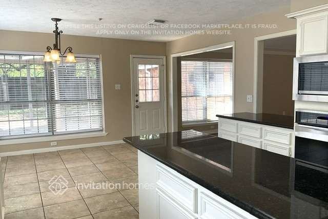2113 Pleasant Valley Dr - Photo 6 of 15