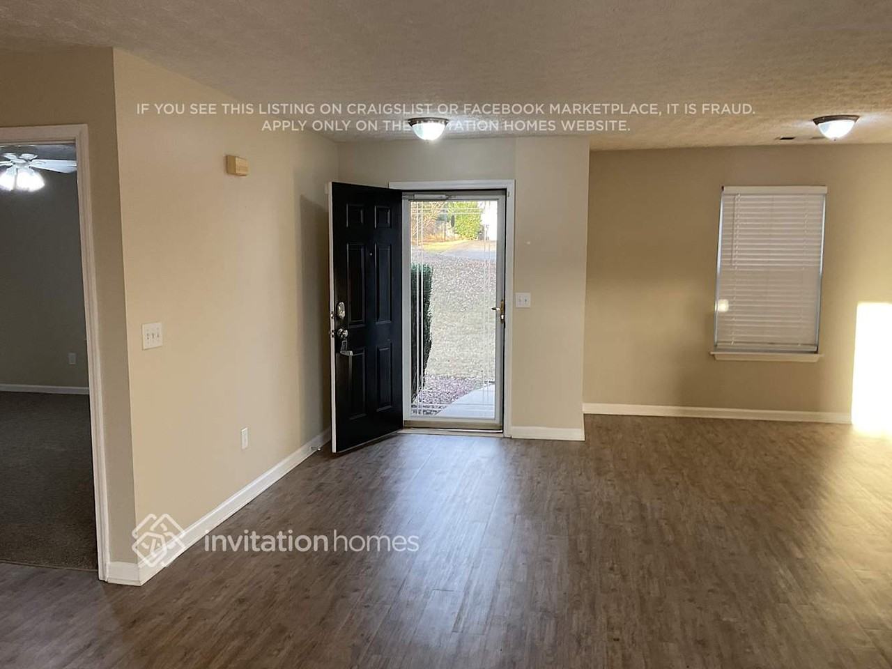 7355 Tatum Woods Dr - Photo 3 of 12