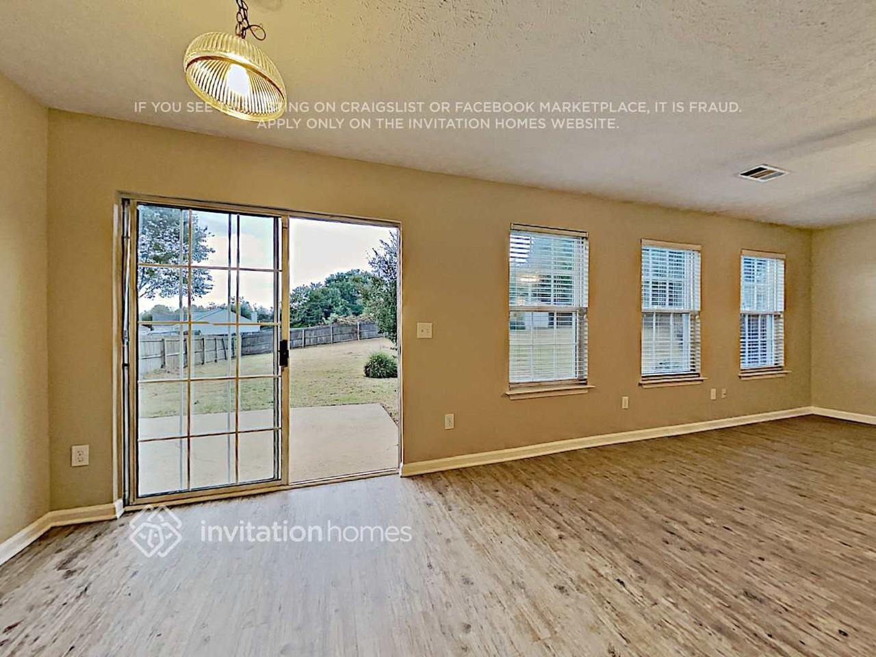 7355 Tatum Woods Dr - Photo 5 of 12