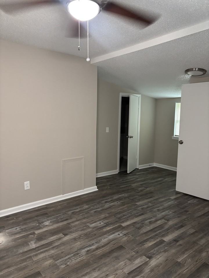 Suncrest Dr #1 - Photo 3 of 9