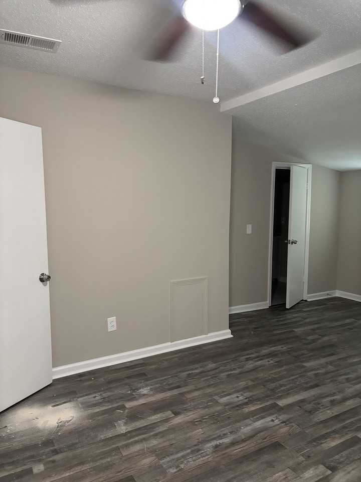 Suncrest Dr #1 - Photo 6 of 9