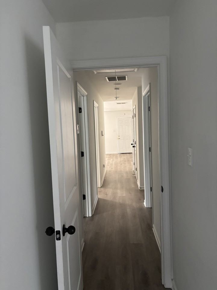 4534 Beacon Hill Dr #1 - Photo 6 of 12