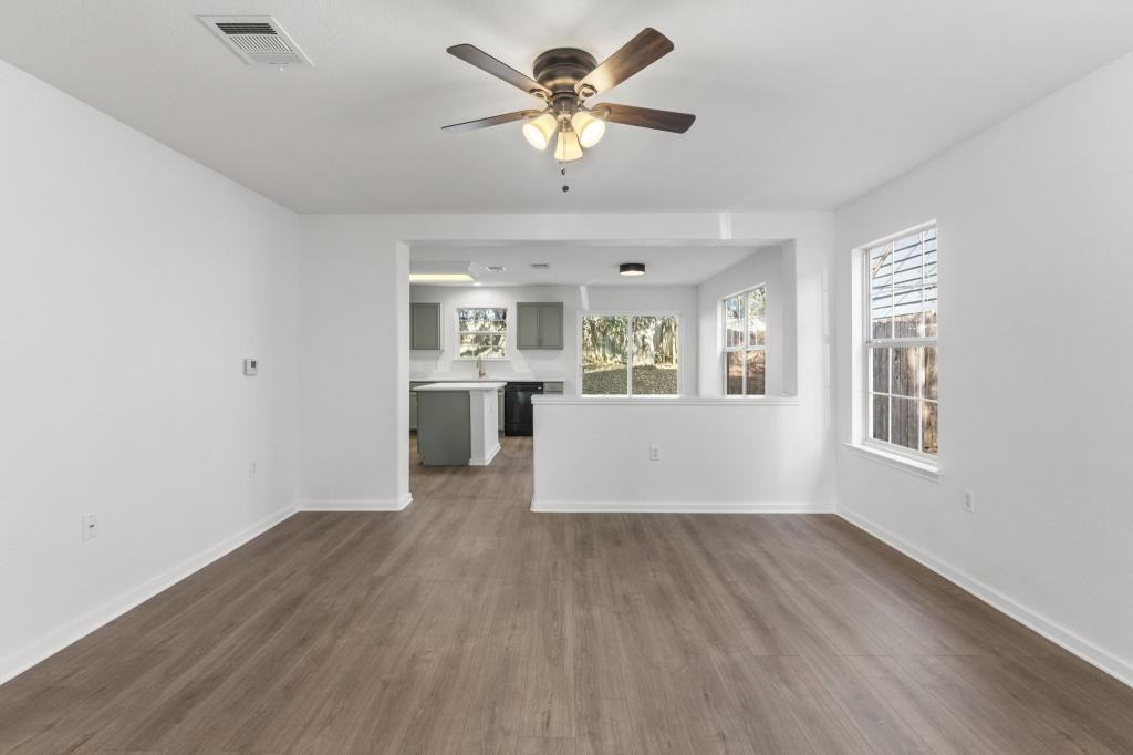 2110 Nogales Trl - Photo 5 of 28