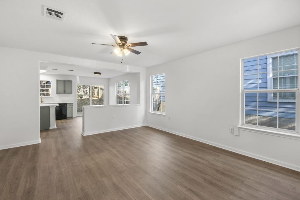 2110 Nogales Trl - Photo 6 of 28