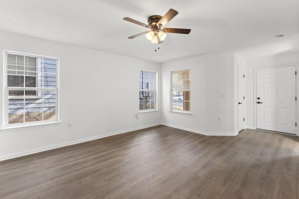 2110 Nogales Trl - Photo 7 of 28