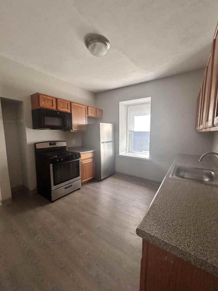 172 Bigelow St #2 - Photo 2 of 20