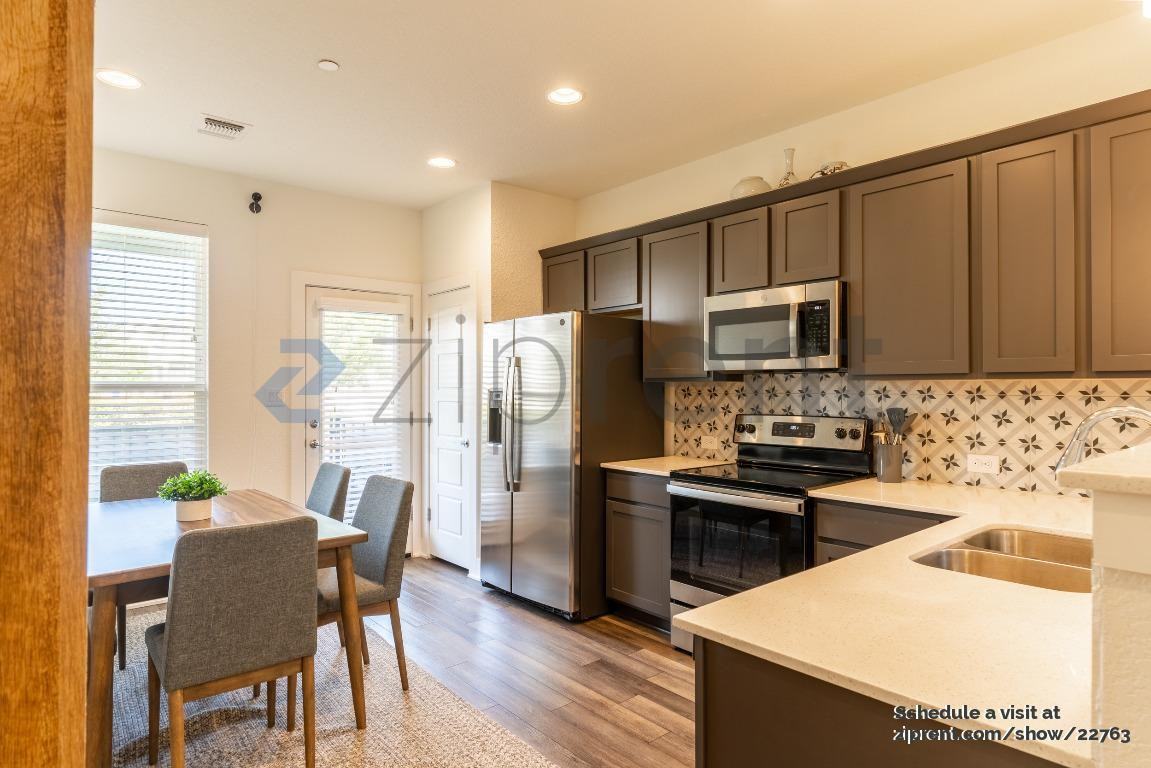 1806 Roseburg Dr - Photo 5 of 20