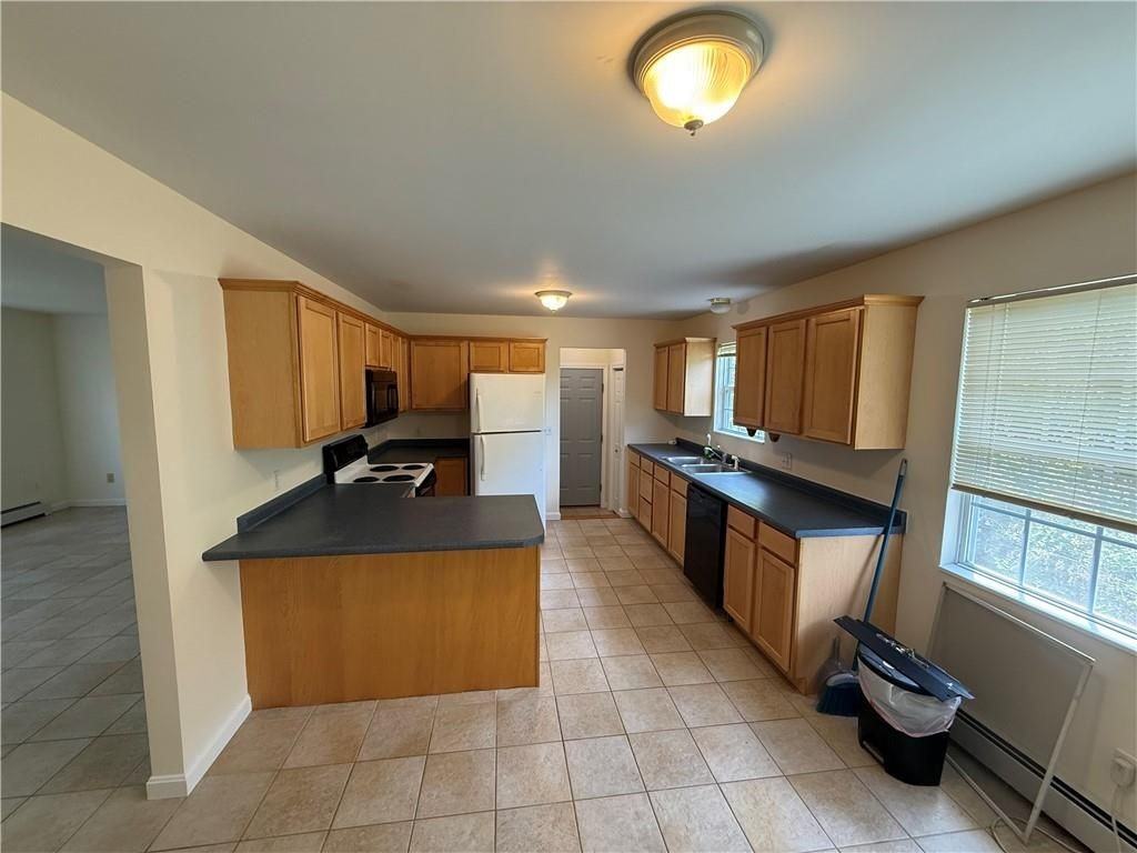 16 Brenden St - Photo 3 of 20