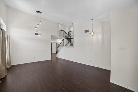 813 Settlement St - Photo 2 of 17