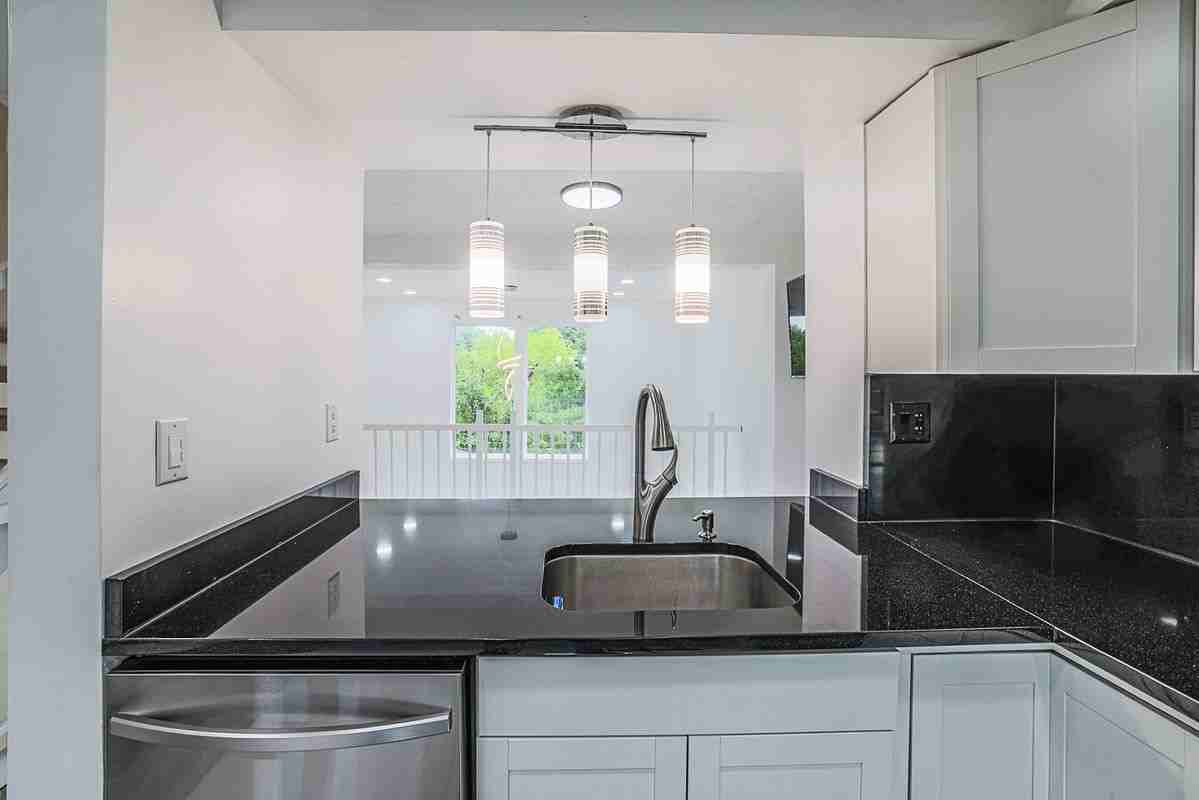 9 Stillwood Cir - Photo 5 of 39