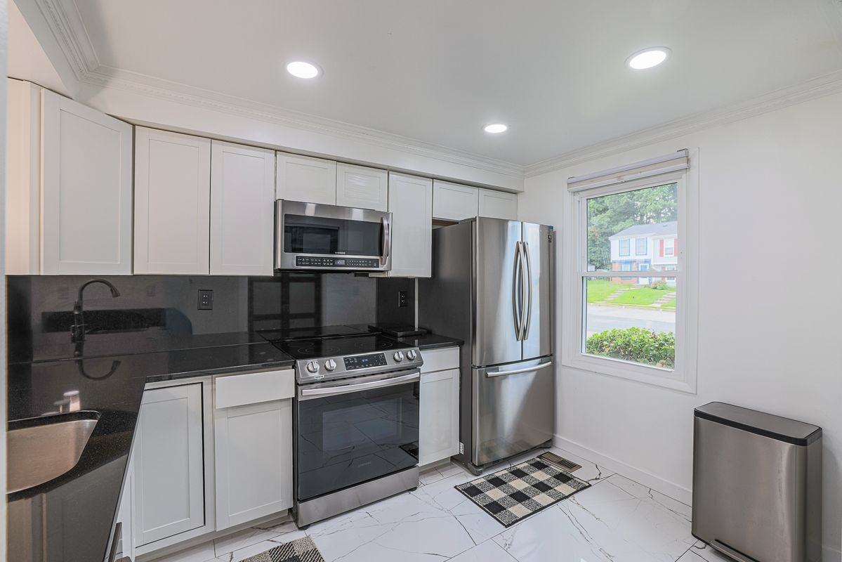 9 Stillwood Cir - Photo 7 of 39