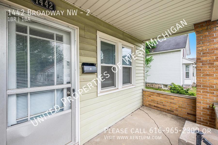 1442 Broadway Ave Nw #2 - Photo 4 of 22