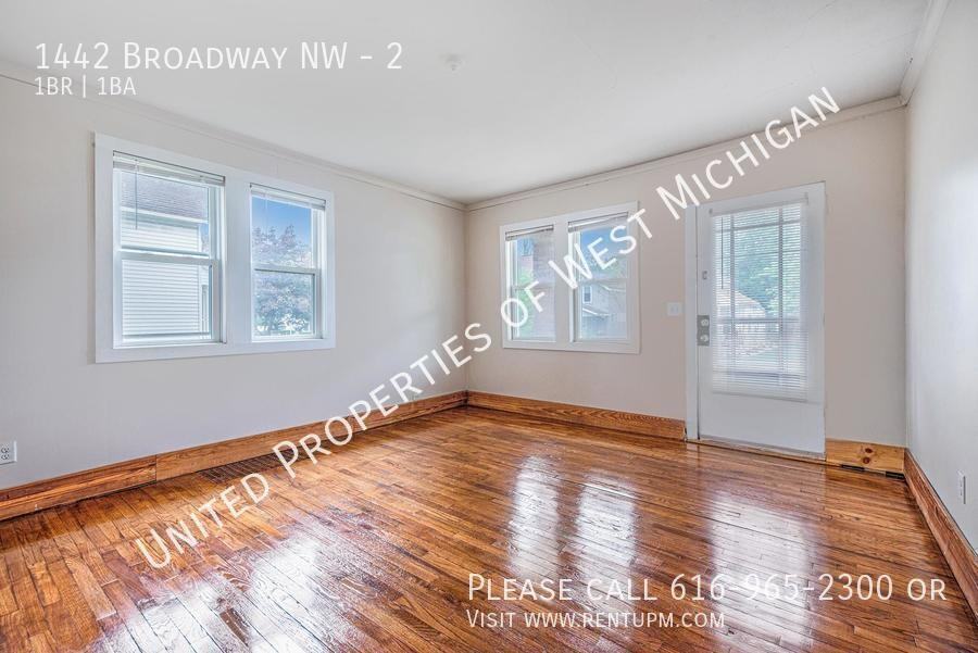 1442 Broadway Ave Nw #2 - Photo 6 of 22