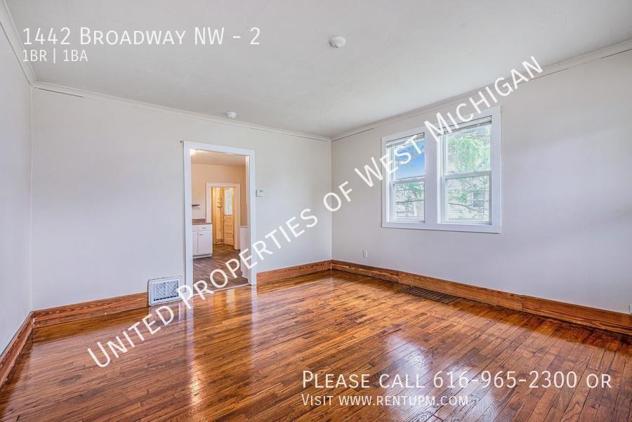 1442 Broadway Ave Nw #2 - Photo 7 of 22