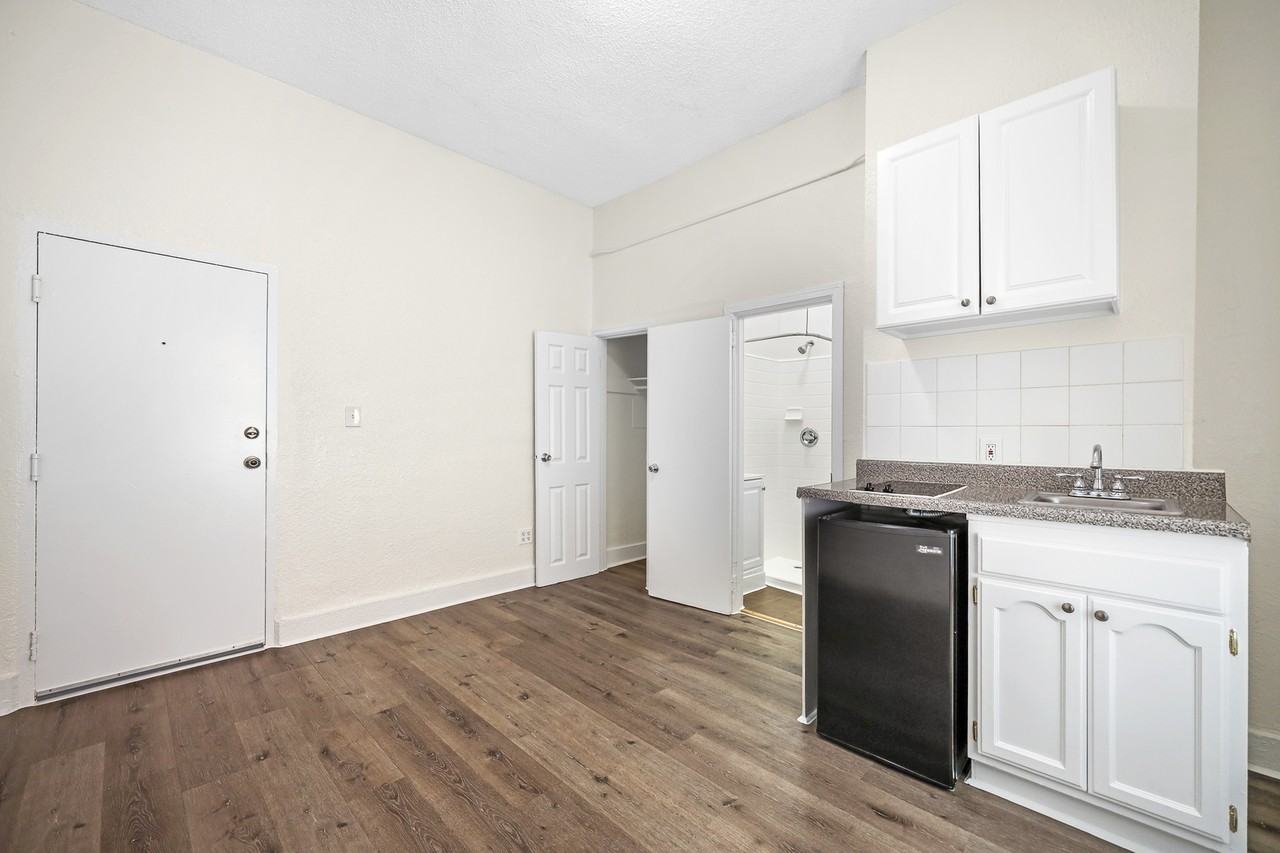 729 S Union Ave #331 - Photo 2 of 47