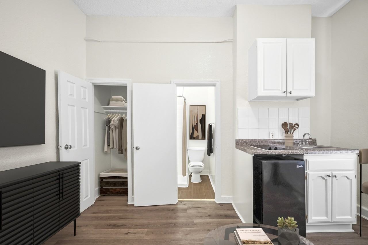 729 S Union Ave #331 - Photo 4 of 47