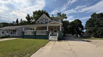featured image of 810 E Division St