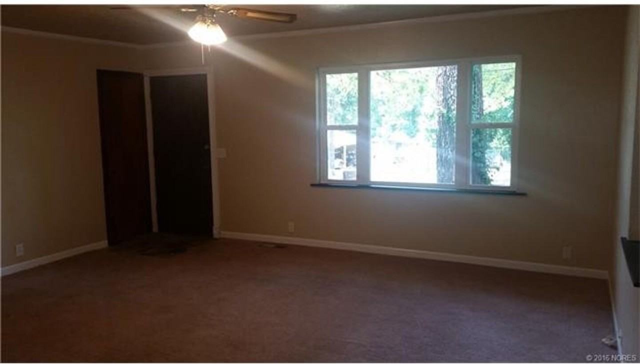 1223 Roosevelt Ave - Photo 2 of 10